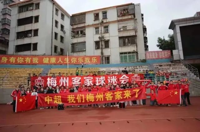英超16轮比赛之后，利物浦暂时在积分榜上位居榜首，红军在克洛普麾下展示出了极强的韧性。
